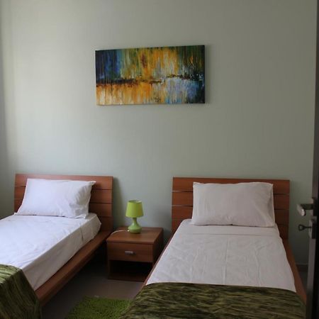 Sunny 2 Bedroom, 2 Bathrooms, Seaside Apt. Sliema Exterior photo