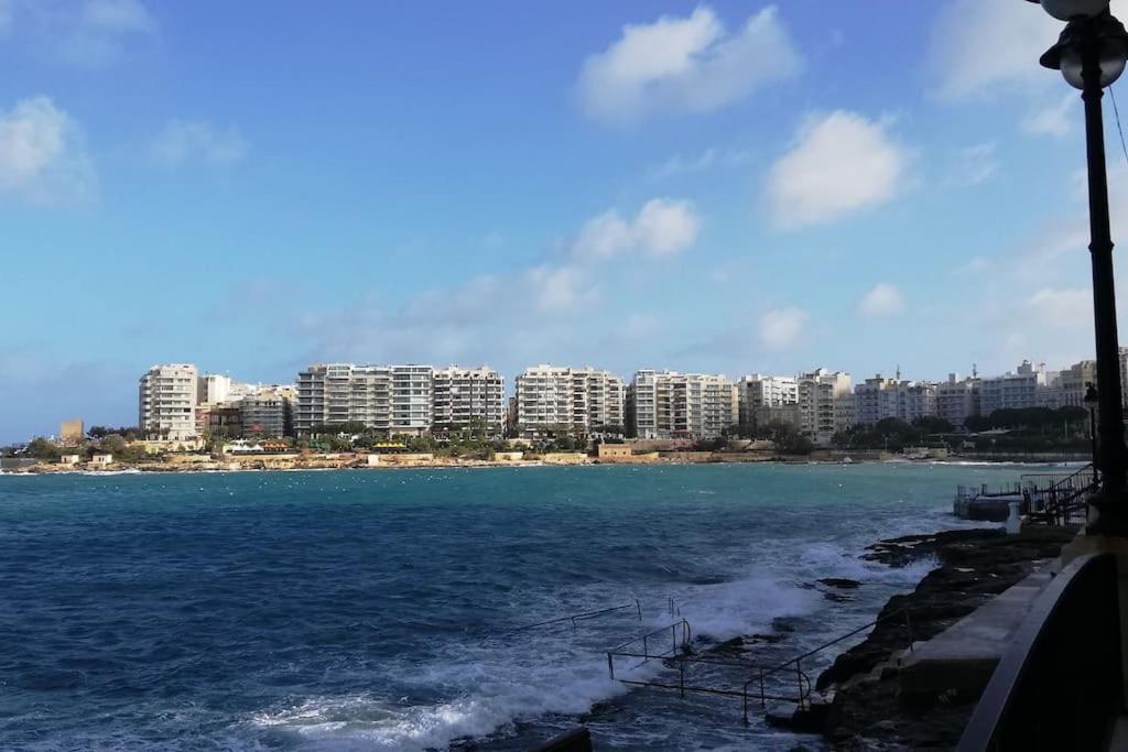 Sunny 2 Bedroom, 2 Bathrooms, Seaside Apt. Sliema Exterior photo