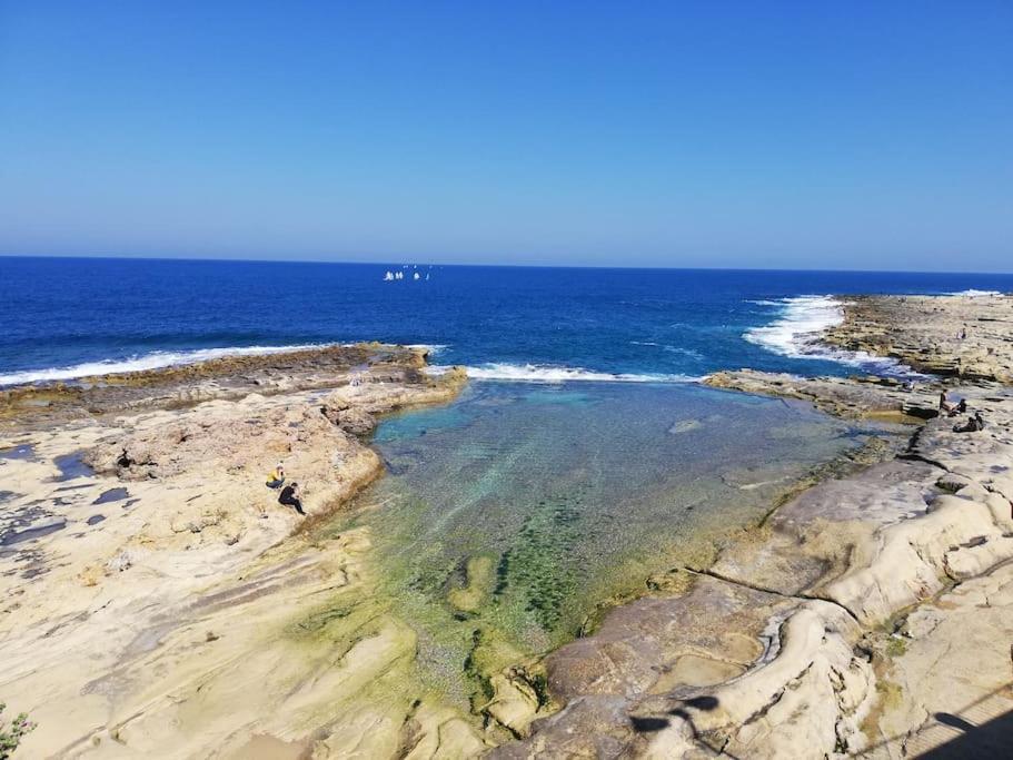 Sunny 2 Bedroom, 2 Bathrooms, Seaside Apt. Sliema Exterior photo