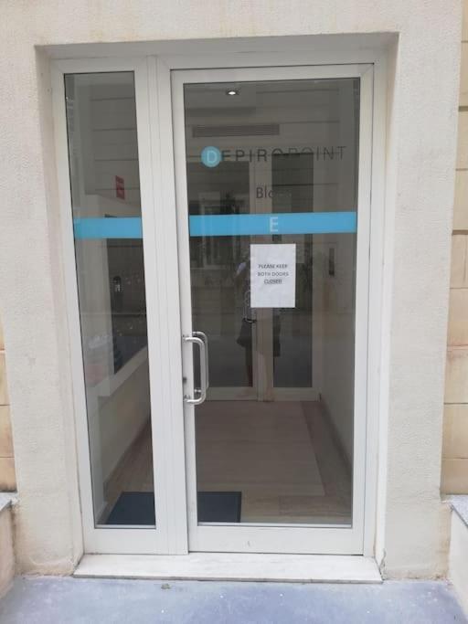 Sunny 2 Bedroom, 2 Bathrooms, Seaside Apt. Sliema Exterior photo