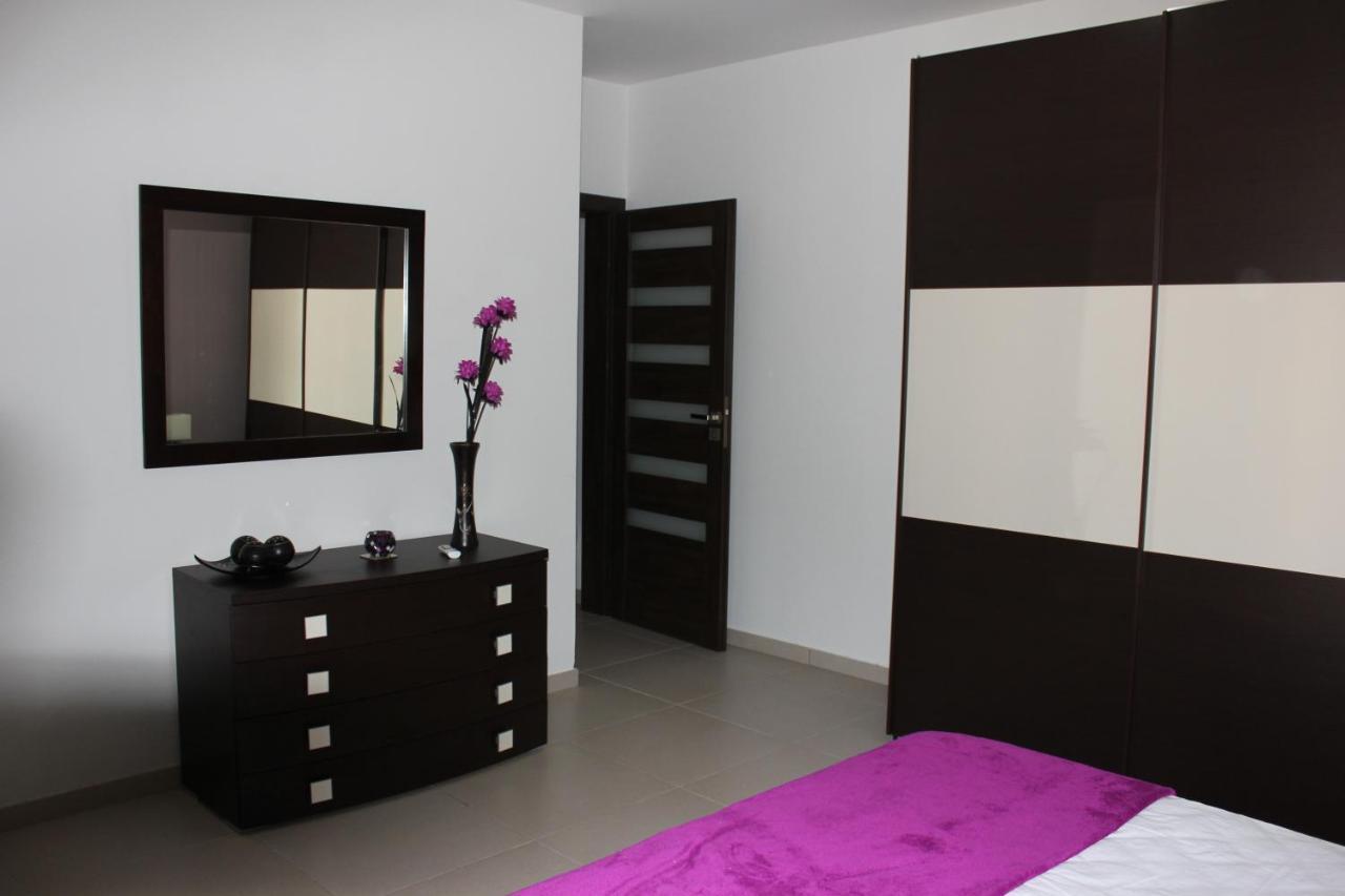 Sunny 2 Bedroom, 2 Bathrooms, Seaside Apt. Sliema Exterior photo